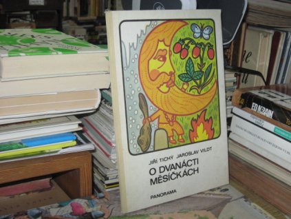 O dvanácti měsíčkách