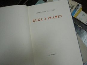 Ruka a plamen