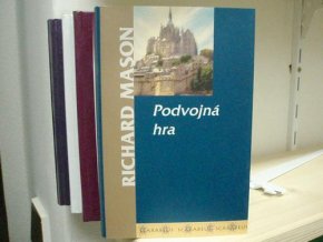 Podvojná hra - Thriller, intriky, život v Praze