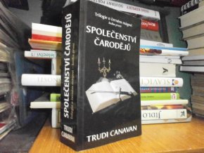 Společenství čarodějů - Trilogie o černém ...