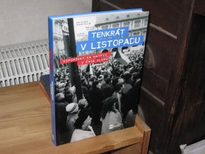 Tenkrát v listopadu: Vzpomínky na Matfyz v čase zlomu