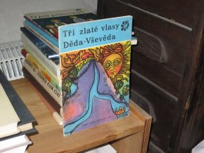 Tři zlaté vlasy Děda - Vševěda (Pírko ptáka Ohniváka č. 45)