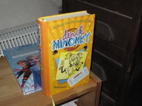 Deník mimoňky: Příběhy netalentovaný pop hvězdy