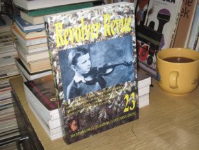 Revolver Revue 23