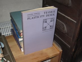 Teorie plasticity desek