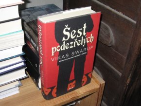 Šest podezřelých