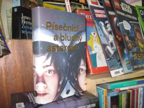 Písečníci a bludný asteroid