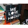 We Love Hockey (anglicky, německy a rusky)