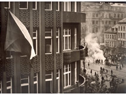 42. PRAHA 5. KVĚTNA 1945