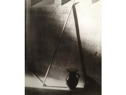 15. Josef Sudek - Zátiší se džbánem, 1926