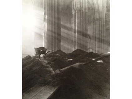 14. Josef Sudek - Interiér - detail chrámu Sv. Víta