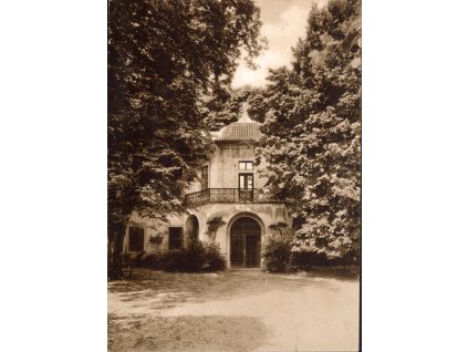 04. Josef Sudek - Vojtěška V BŘEVNOVĚ - mužský klášter