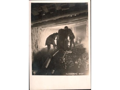 18. František Drtikol - Vysypávání rudy do násypky