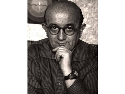 35. Jaroslav Kočí v pozadí obraz Fr. Drtikola