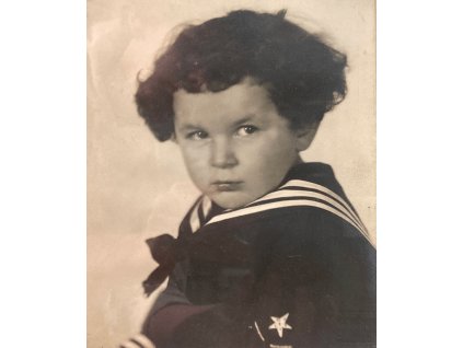 A107. František Drtikol - dítě v námořnickém oblečku