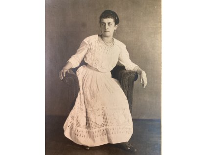 A109. František Drtikol - Dáma v křesle