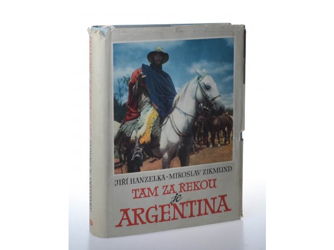 Tam za řekou je Argentina (1956)