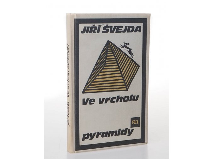 Ve vrcholu pyramidy (1986)