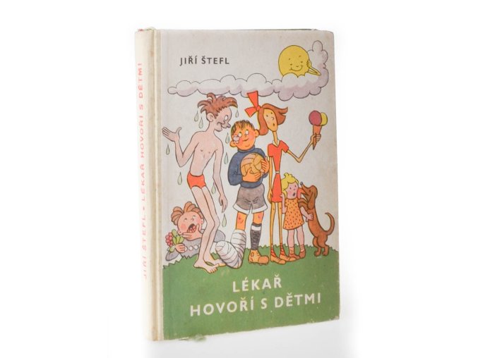 Lékař hovoří s dětmi