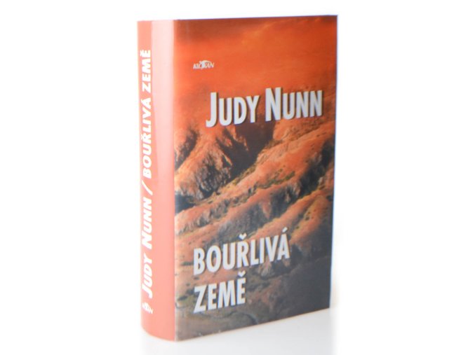 Bouřlivá země