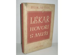 Lékař hovoří s muži