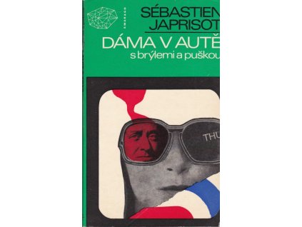 451310 dama v aute s brylemi a puskou