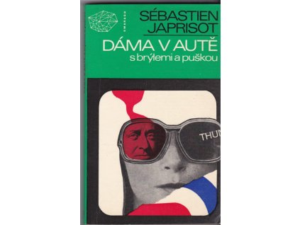 451556 dama v aute s brylemi a puskou