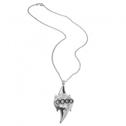 Megalodon pendant chain pearl necklace-silver