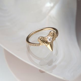 MINI SHARK TOOTH HEART RING BRILLIANT - 14KT YELLOW GOLD