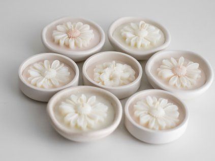 KVĚTINOVÁ SVÍČKA V MISTIČCE