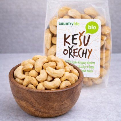 kešu ořechy v misce