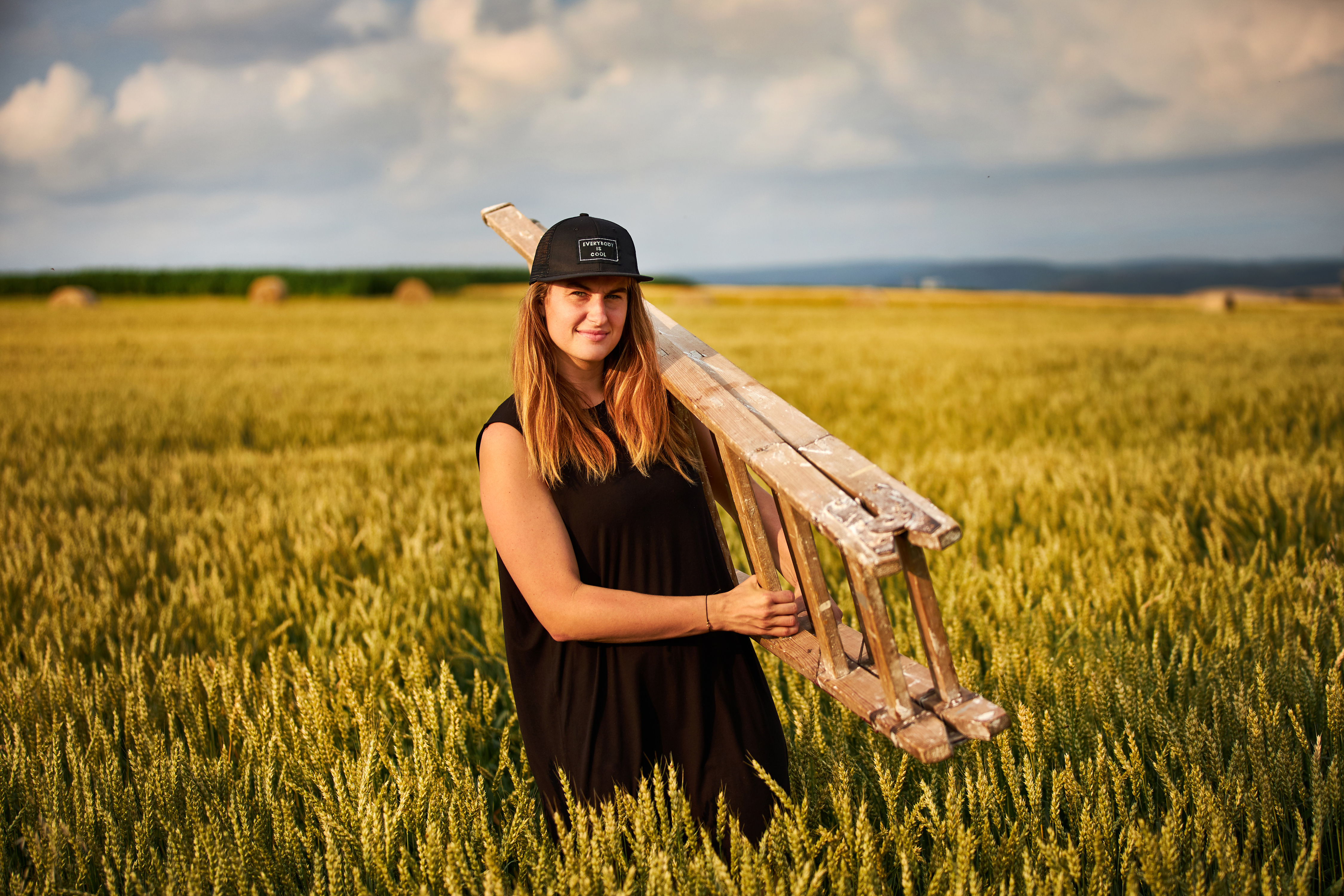 Odpoledne v poli.. se štaflema, křeslem a foťákem