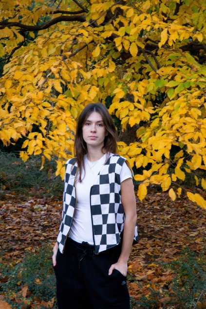 b api yamu recycled it damska vesta zluta kostkovana cerna bilaDSC 8180