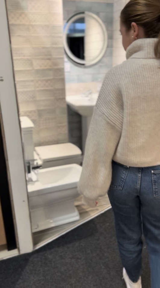 Koupelnové studio Aplomo – výběr zboží v prodejně