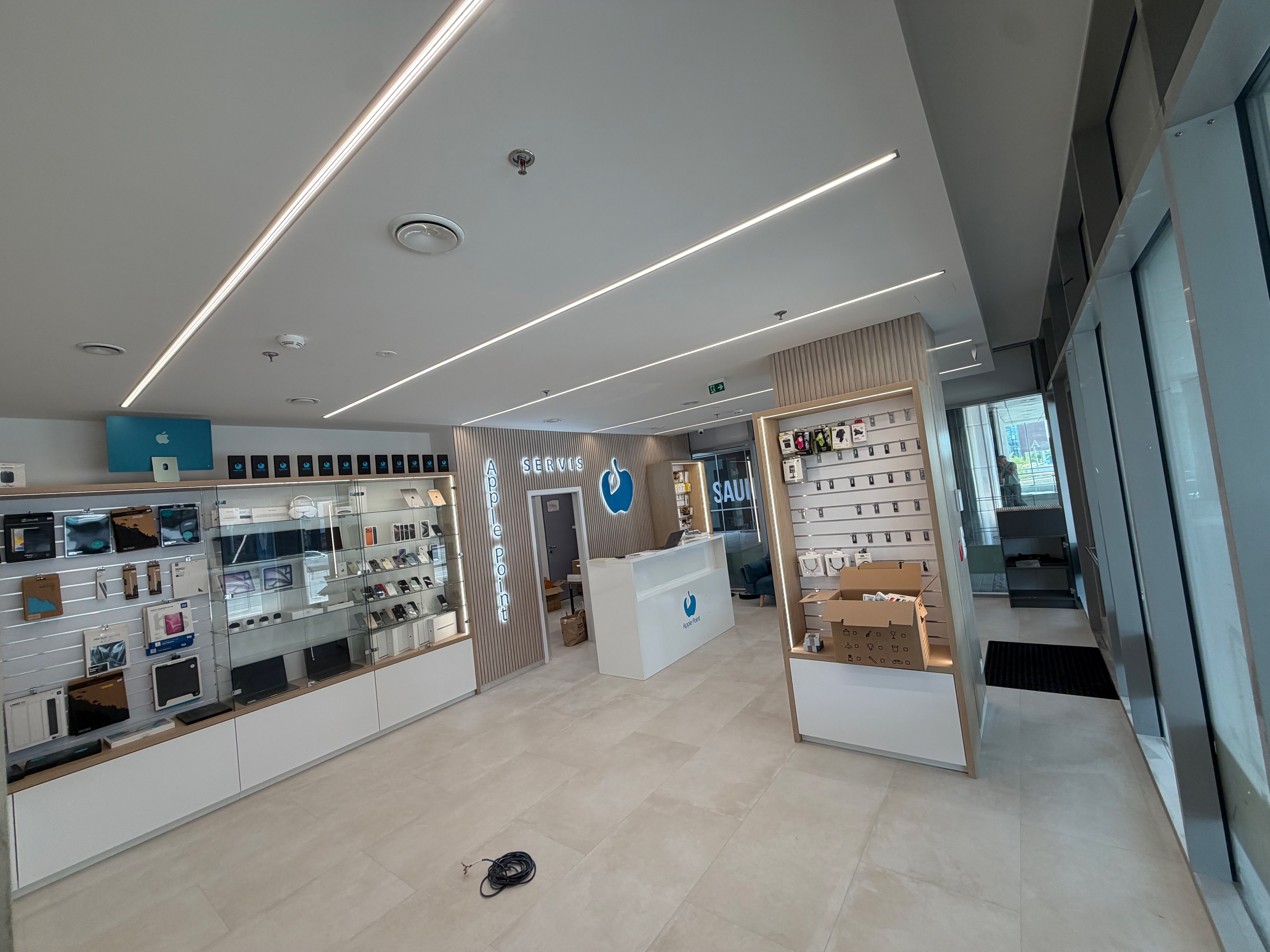 Prodejna a servis Apple Point v budově Explora, Praha – Nové Butovice