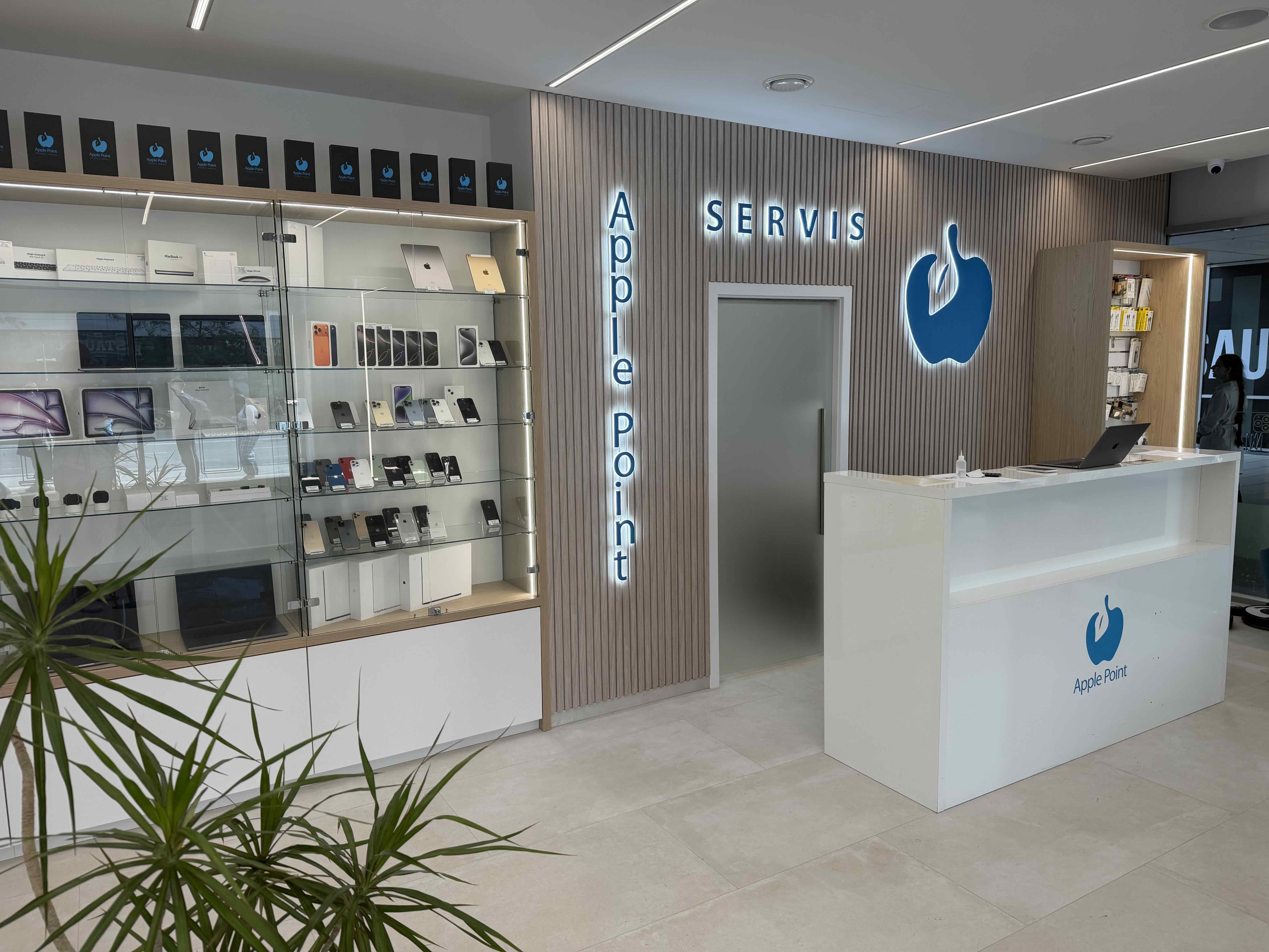 Prodejna a servis Apple Point v budově Explora, Praha – Nové Butovice