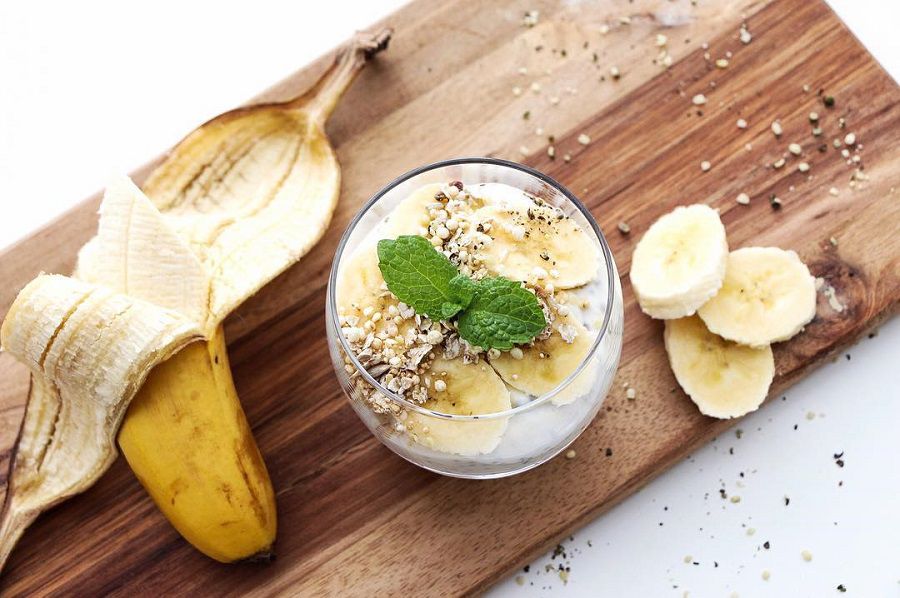 Recept: Chia pudink s banánem a domácí granolou