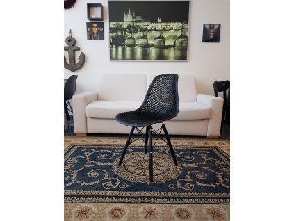 Jídelní židle AQ S288 celočerná děrovaná