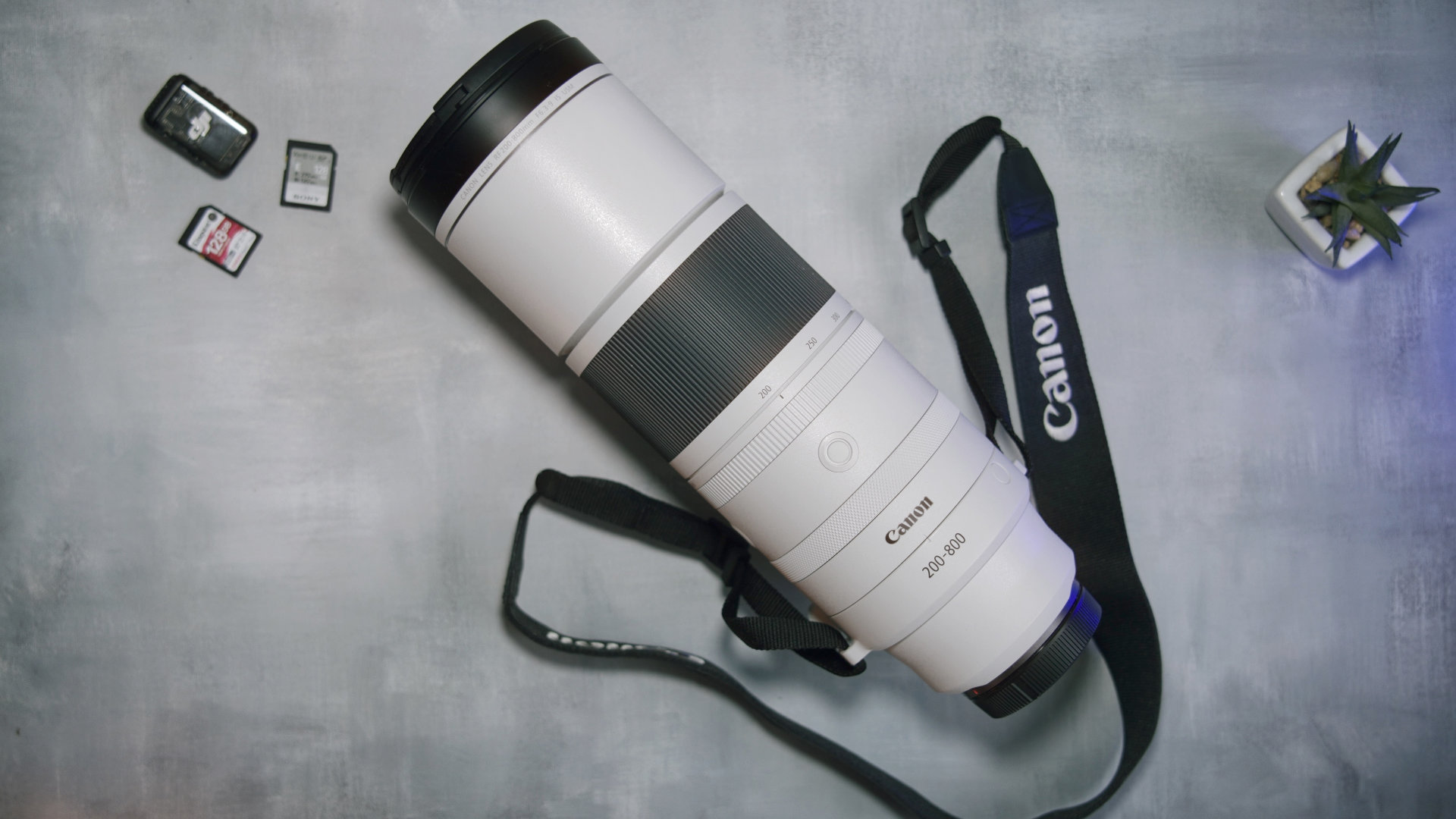 Canon 200-600 mm a premenlivá clona