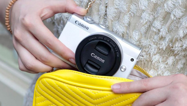 Úžasne jednoduchá Canon EOS M200