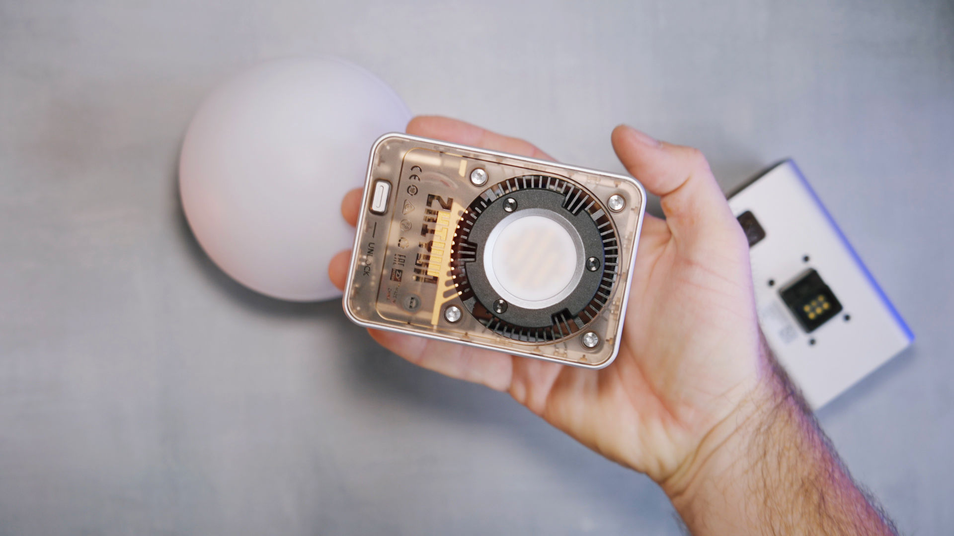 Kompaktné svetlo Zhiyun LED Molus X60 RGB