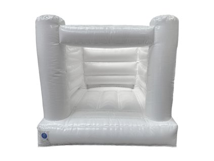 2637 bily skakaci hrad zakladni do kavarny herny interieru 1