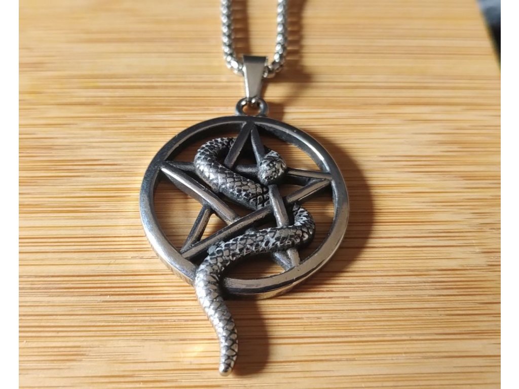 Náhrdelník Pentagram s propleteným hadem