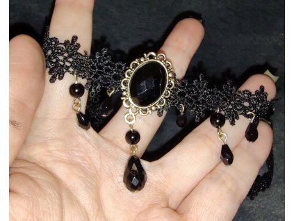 Černý gothický choker s korálky