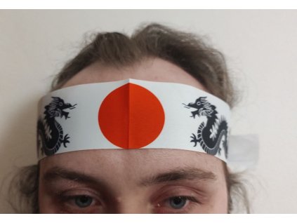 Čelenka s japonským znakem a draky