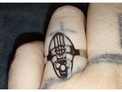 Roztahovatelný prsten kapely Ghost