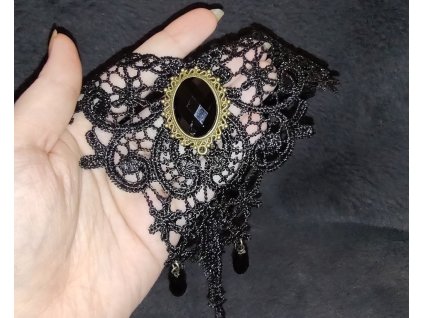 Gotický krajkový náhrdelník s korálky