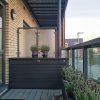 FreizeitBox 160 dunkelgrau metallic am Balkon[1]