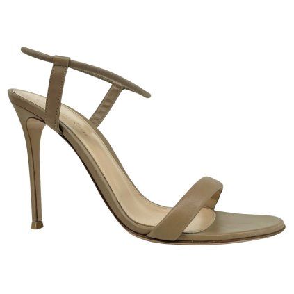 GIANVITO ROSSI Nude Heels