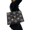 LOUIS VUITTON Onthego Monogram Tote Bag